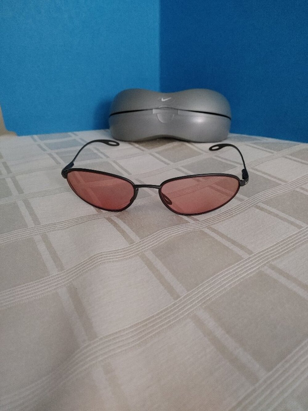 Vintage NIKE Oval Lenses & Black Metal Frames with NIKE Case